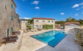 Awesome Apartment In Zminj