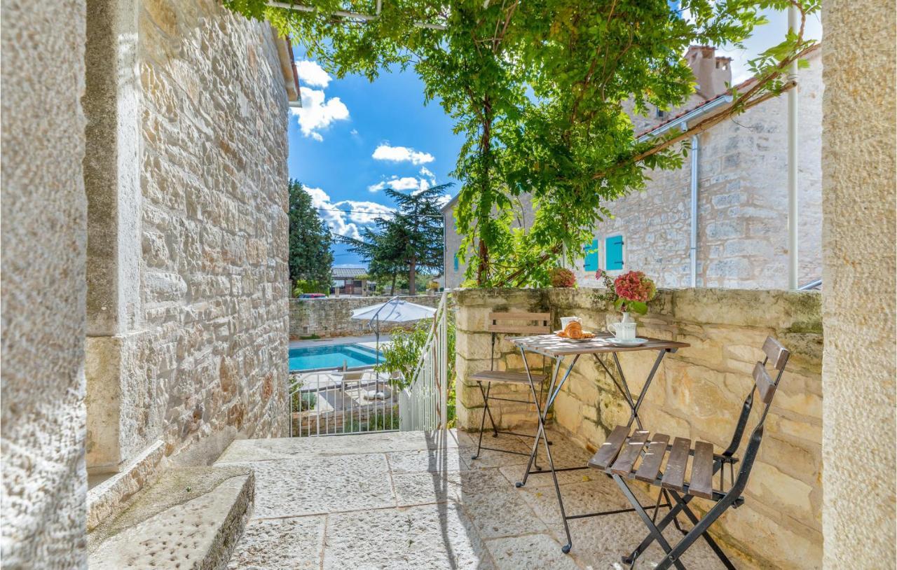 Awesome Apartment In Žminj Exterior foto